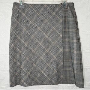 ! Talbots Plaid Wrap Skirt . Size 6